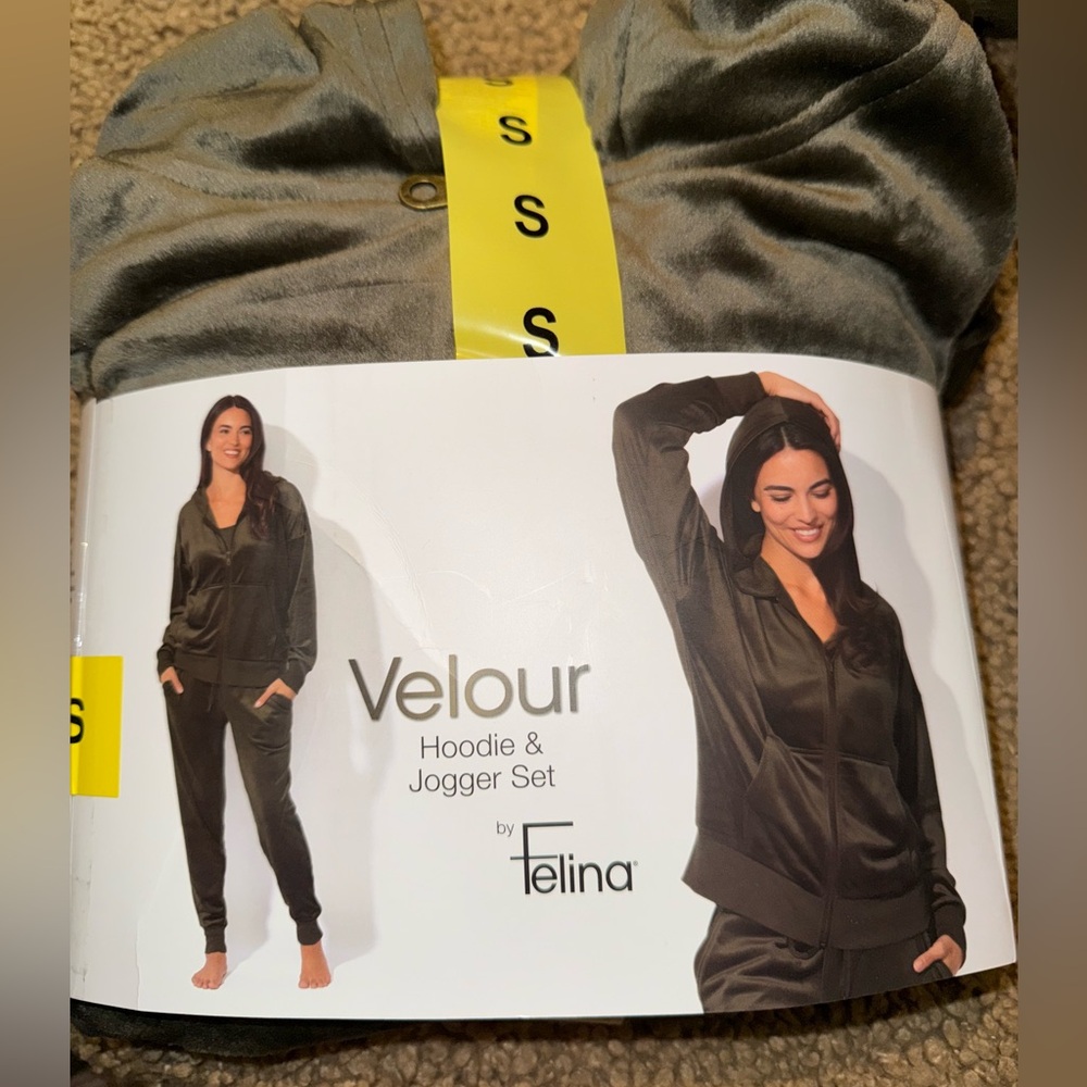 Felina green Velour Hoodie & Jogger Set - new size small
